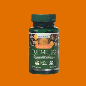 Í Turmeric rótinni (Curcuma Longa) er kúrkúmín og hafa rannsóknir sýnt að bólgueyðandi áhrif þess séu mjög mikil. Það hefur hvorki bælandi áhrif á ónæmiskerfið né veldur það aukaverkunum. Turmerik 200 mg  jafngildir 8.200 mg af rót sem tryggir 95% kúrkúmín innihald.